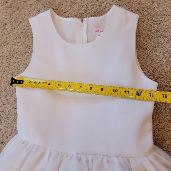 Elegant White Sleeveless Dress 10 - Picture 3 of 12